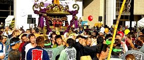 駒形神社振興会の神輿。'11.11.13.