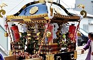 中丸八坂神社は天保時代の神輿と言われる。'11.07.03.